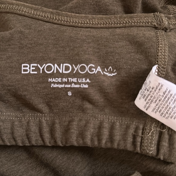Beyond Yoga Spacedye Refocus Dress olive 4 way Stretch Shelf Bra Racerback - Picture 3 of 6
